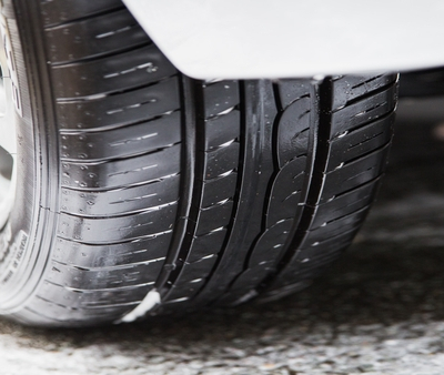 How to tell if your car needs new tyres